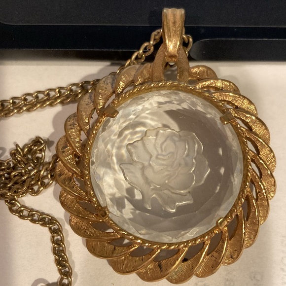 Rose Flower Gold Glass Gold Tone Pendant SHP EXCL Stanley - Picture 2 of 5